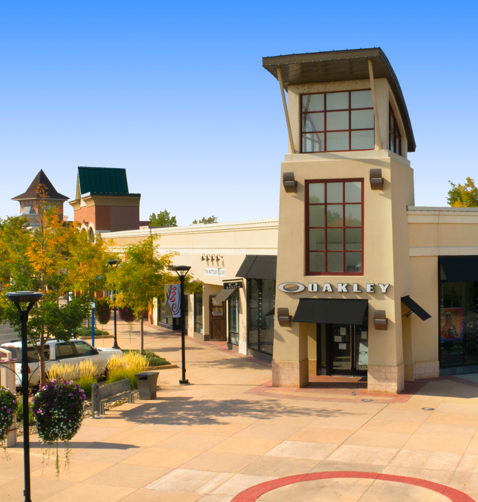 Photo of the Centerra Marketplace which offers an extensive selection of retail shops and restaurant options