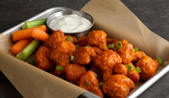 Image of buffalo wings and ranch